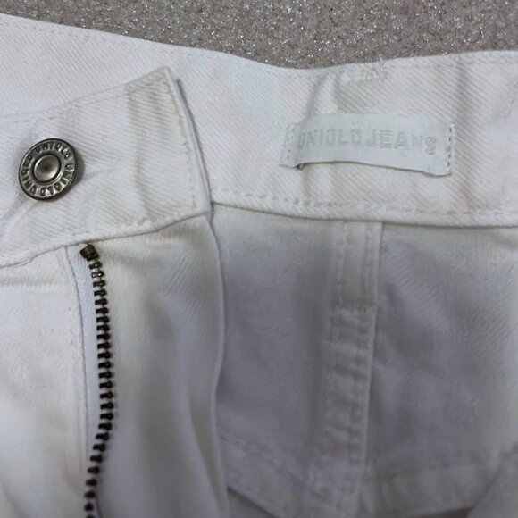 UNIQLO 🌠 White Distressed Jeans 🌠 - Picture 5 of 6